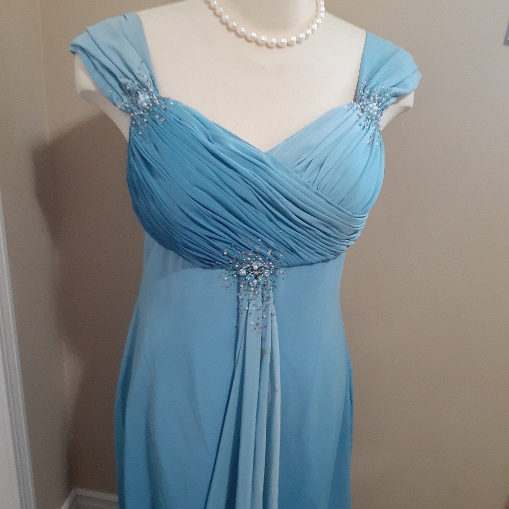 Elegant Blue Evening Gown
